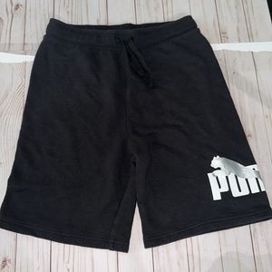 EUC Puma large black fleece knit shorts with pockets